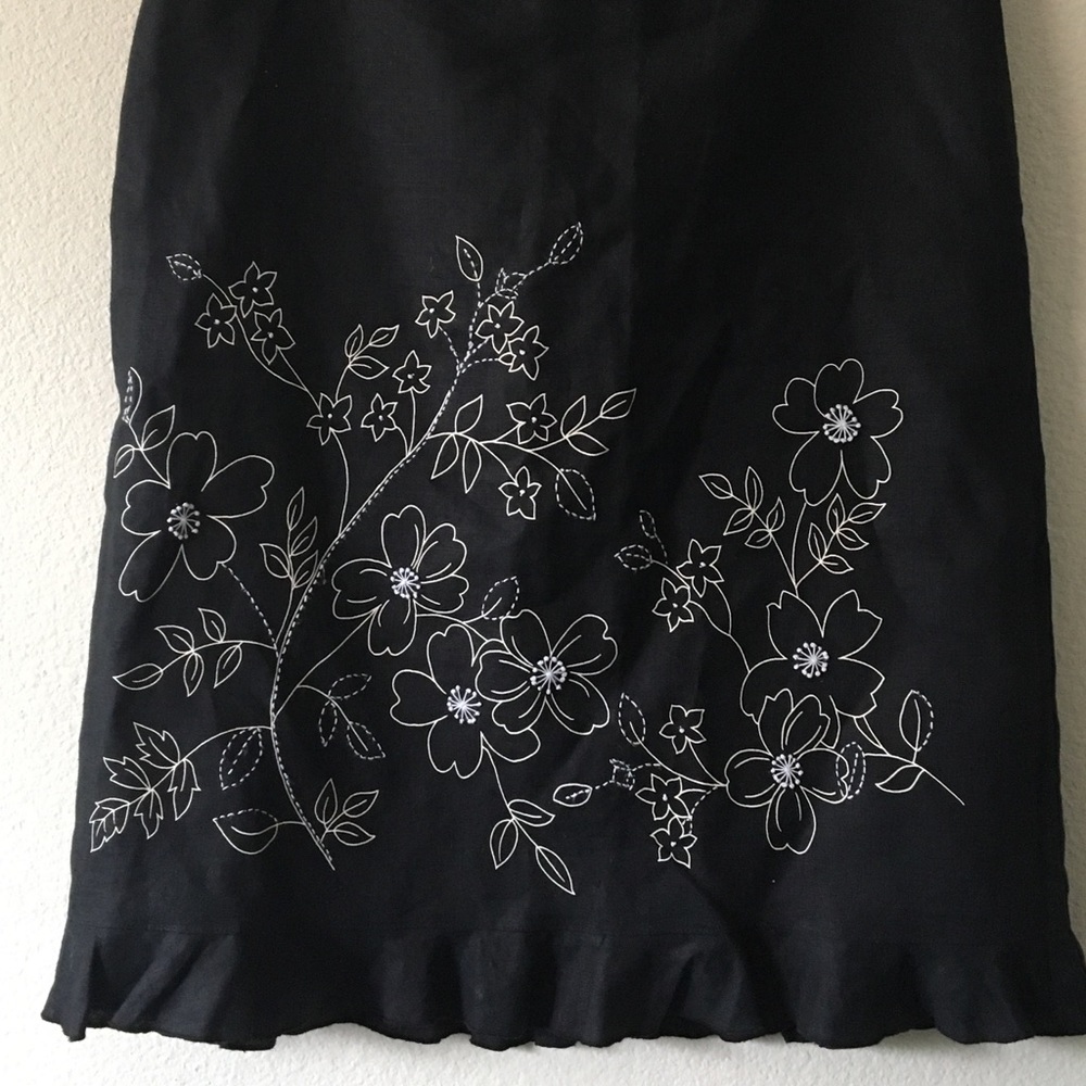 Linen lined skirt.